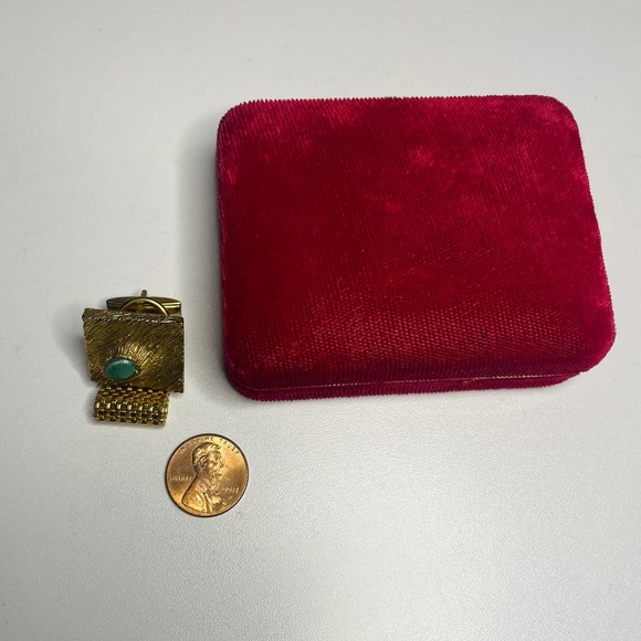 60s Art Deco Gold Tone Cufflinks and Tie Tack Set with Green Stone - Picture 9 of 9